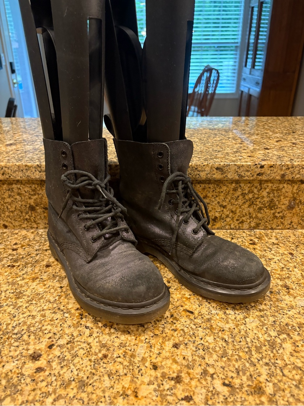 Dr Martens Classic Black Pascal Leather Shimmer Boots Size 8 Goth Combat